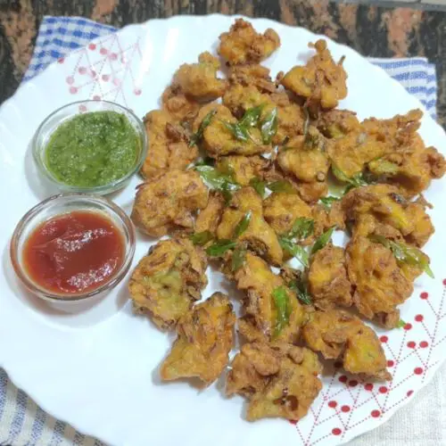 Cauliflower Pakoda is ready to serve