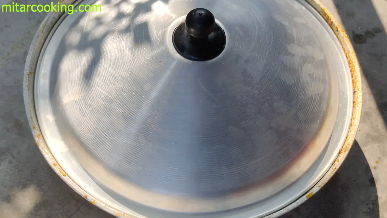 Cover the wok with a lid