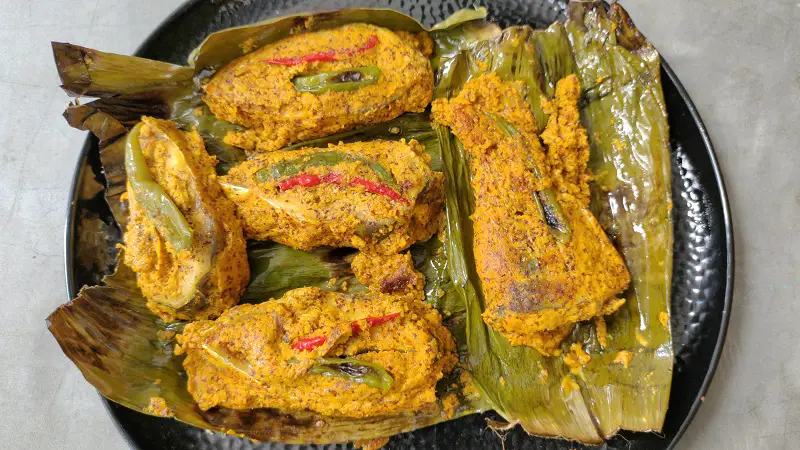 Ilish Macher Paturi Recipe | Hilsa Paturi | Ilish Paturi | Mitar Cooking