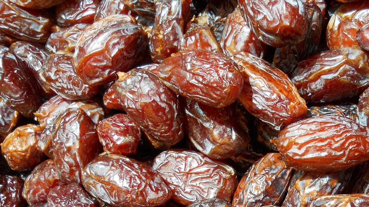 Indian Cooking with Dates (Khajur)