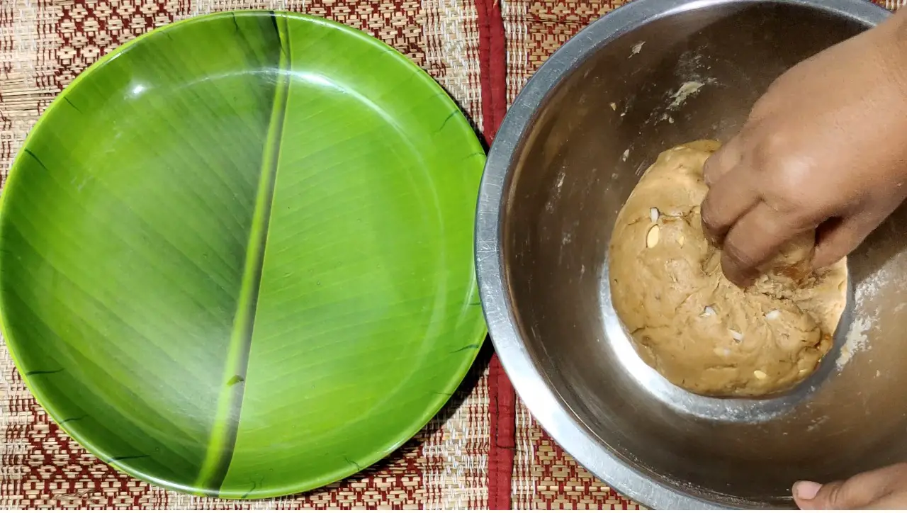 Make balls from the dough