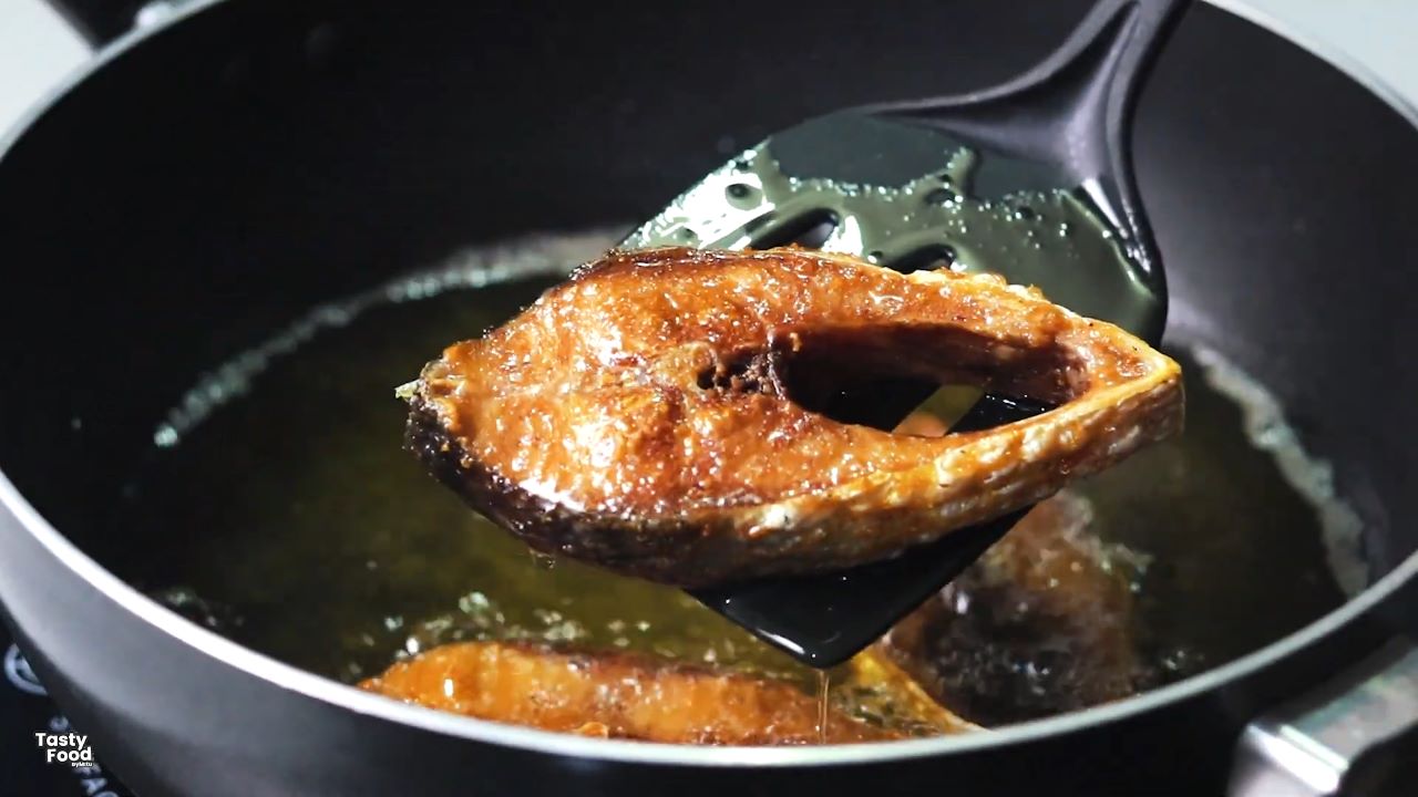 8 Best Hilsa Fish (Ilish Mach) Recipes | Mitar Cooking