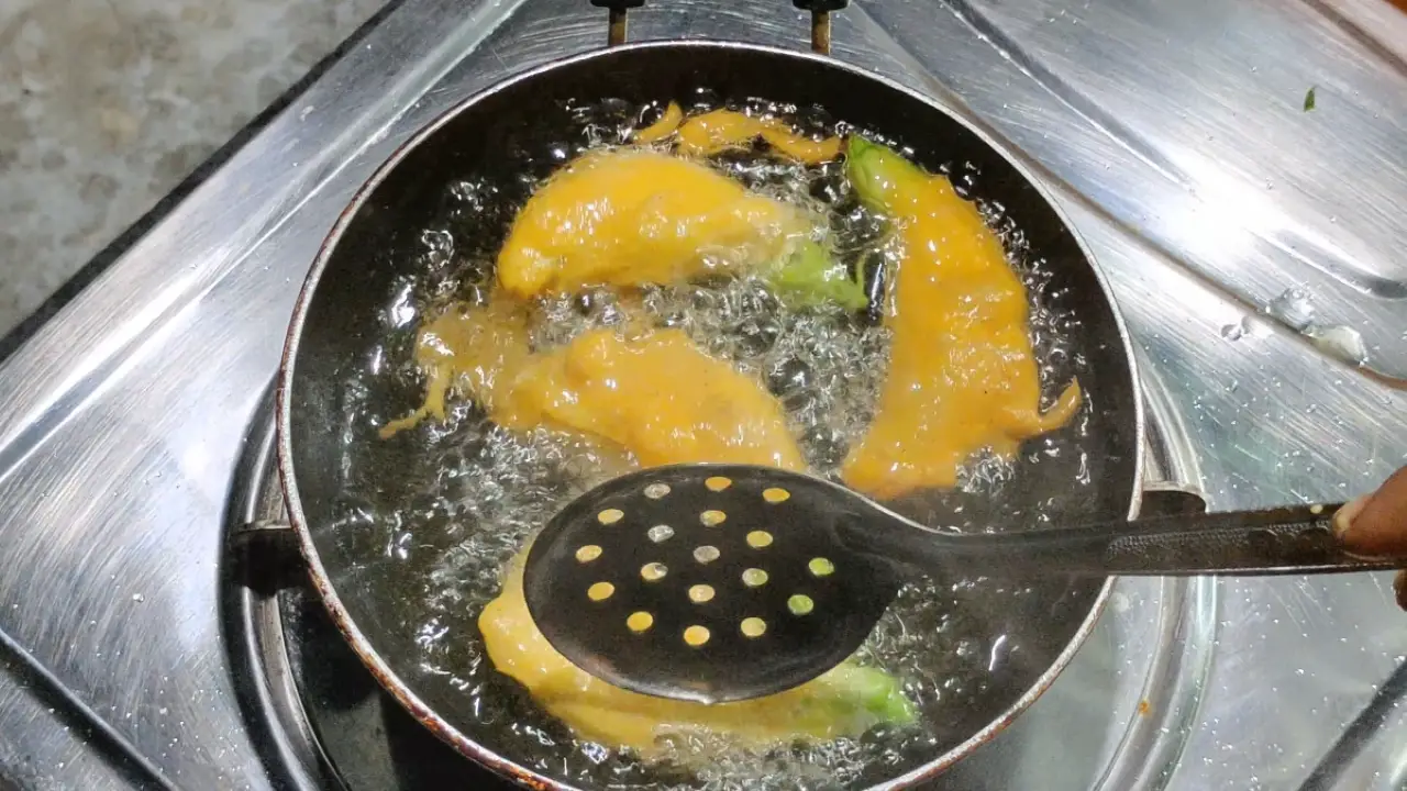 Flipping each fritter