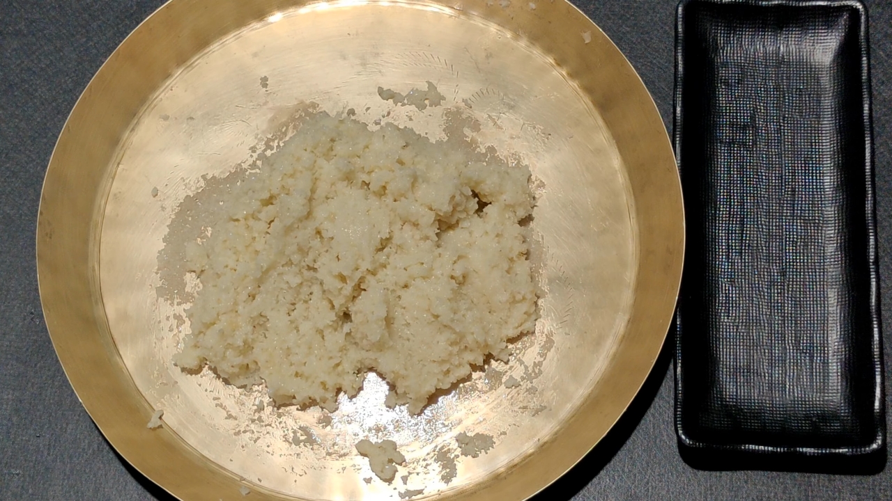 Spreading the coconut mixture on a plate