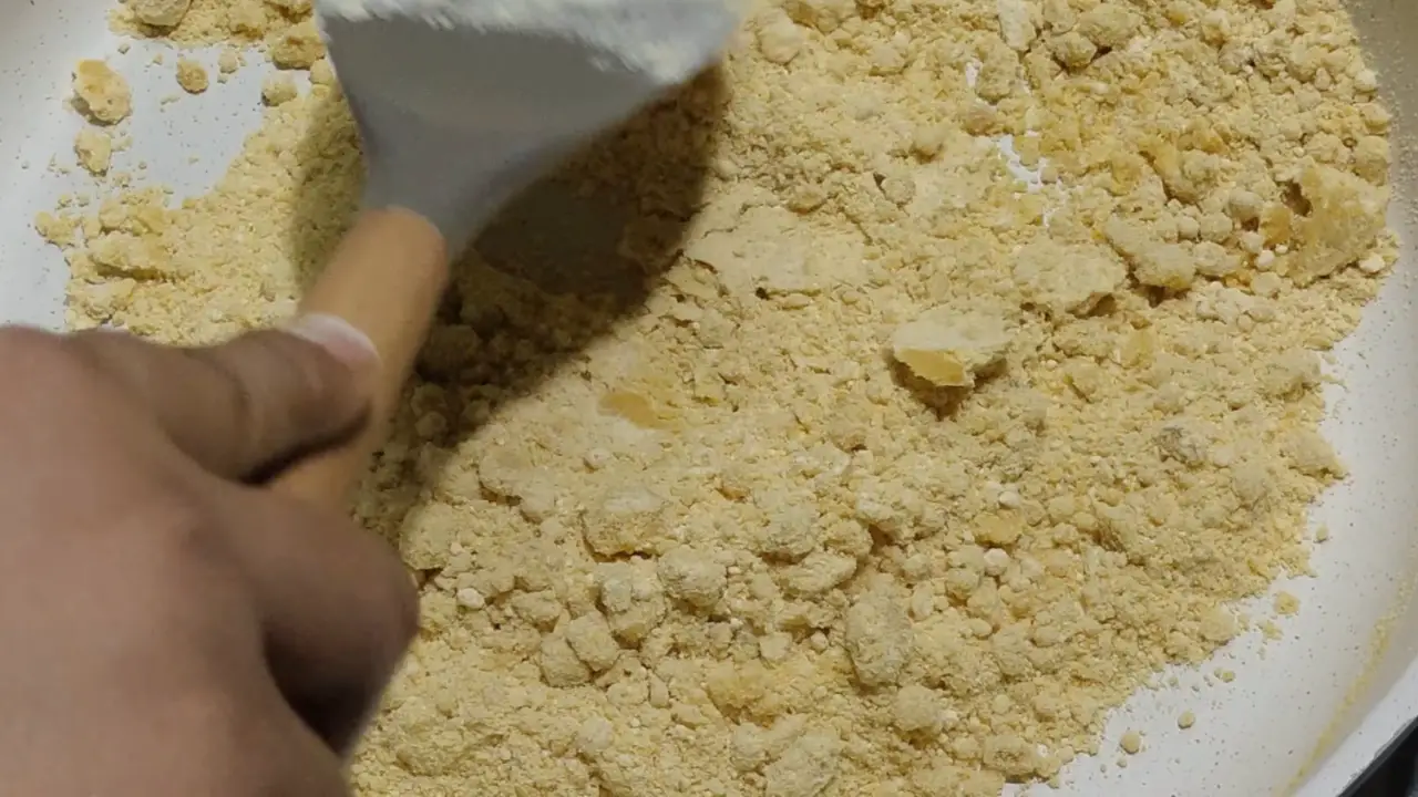 Stirring gram flour