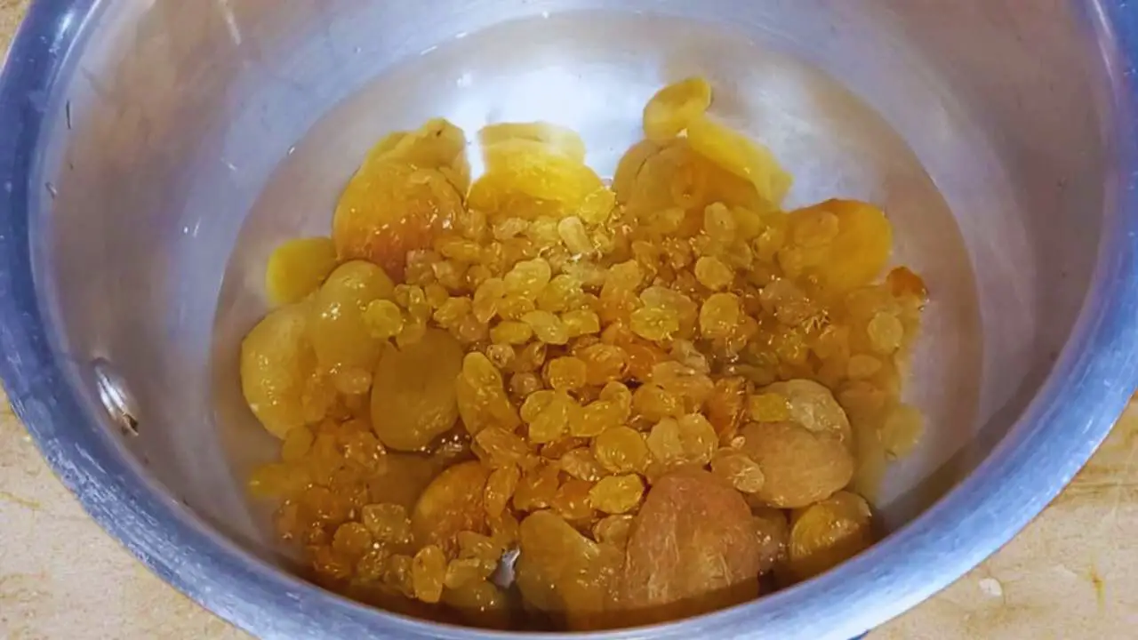 Adding 50 gms of raisins