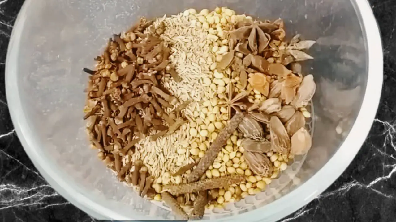 Adding 4 pieces of long pepper
