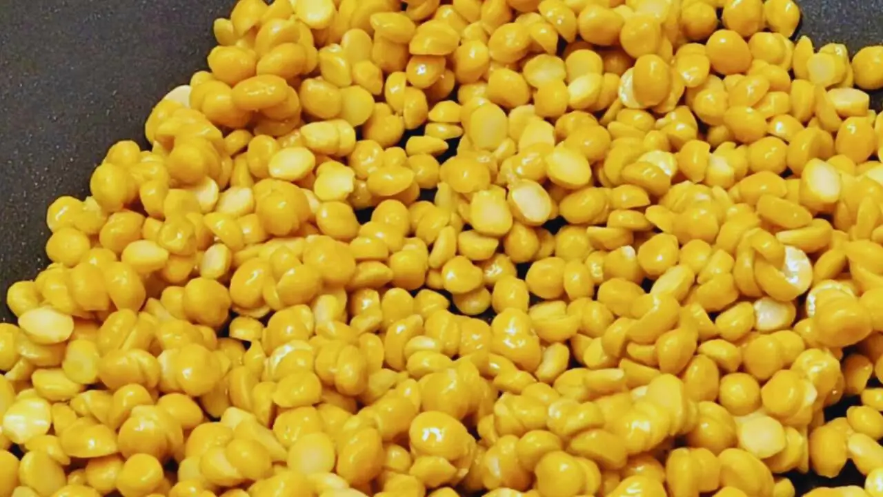 slight change in split chickpea color