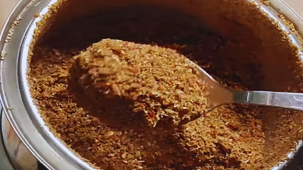 Grind them to get your dal makahani masala powder