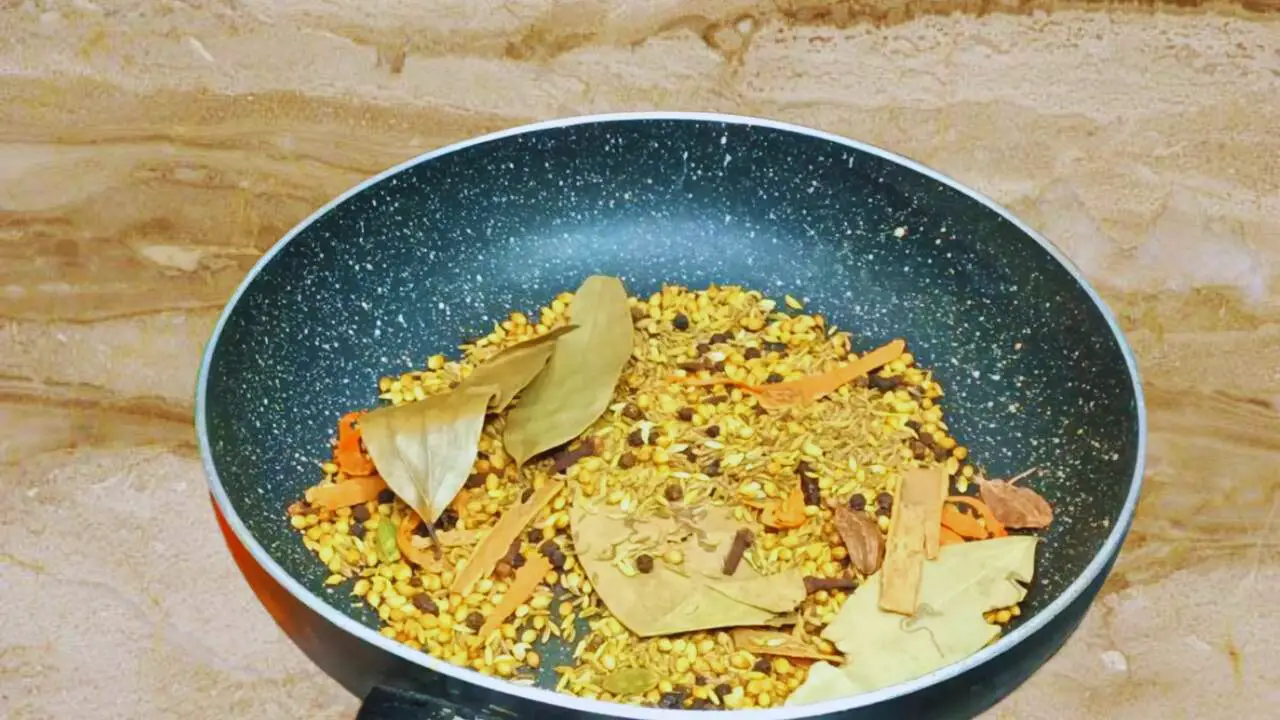 Dry roasted spices cooling off