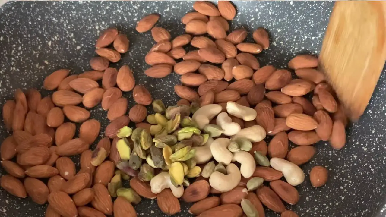 Stirring the nuts