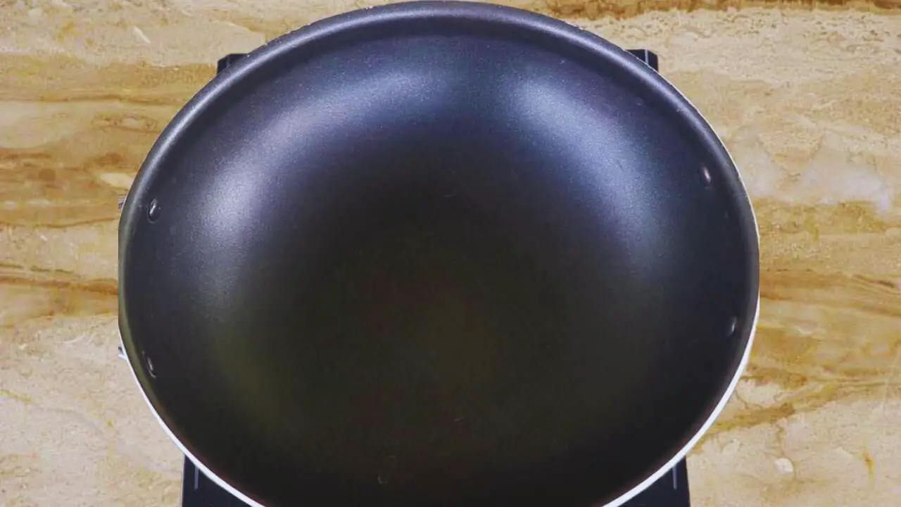 Heating wok