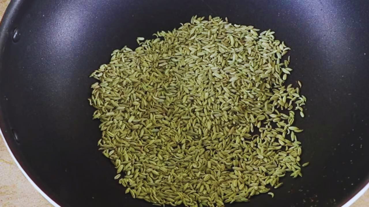 Putting 40 gms of fennel seeds