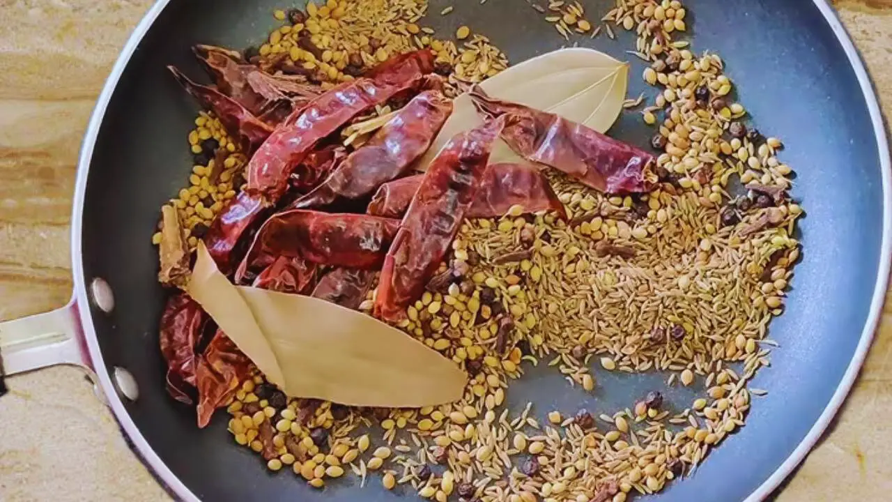 Spices cooling off completely