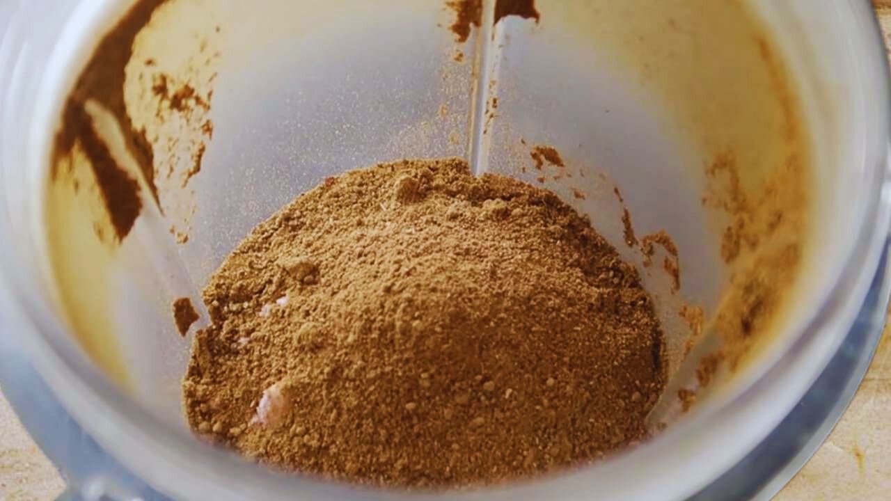 Adding 1 tbsp of dry mango powder