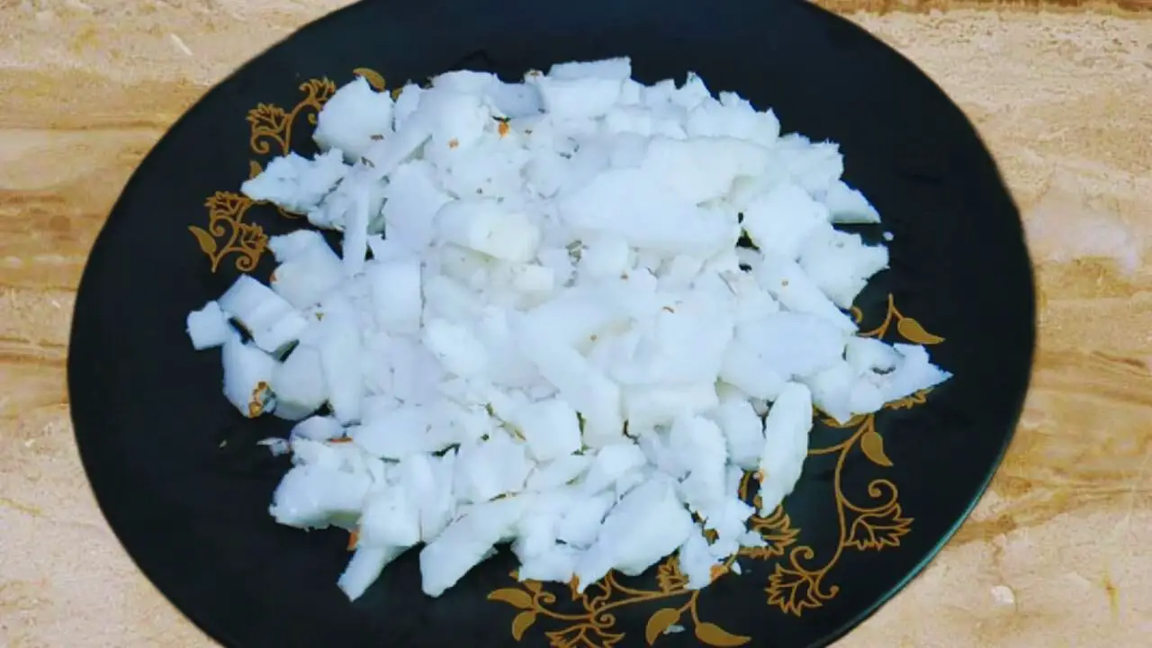 1 cup of coconut slices
