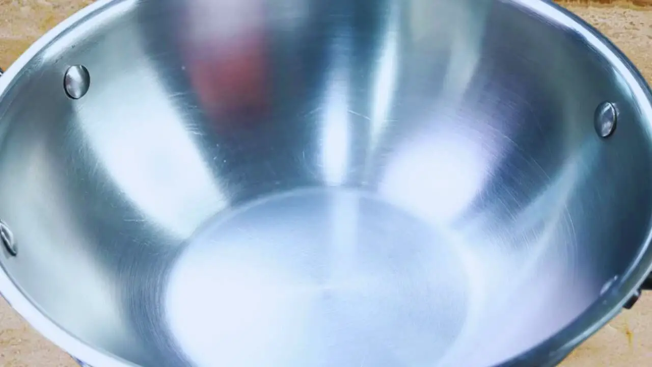 Heating wok