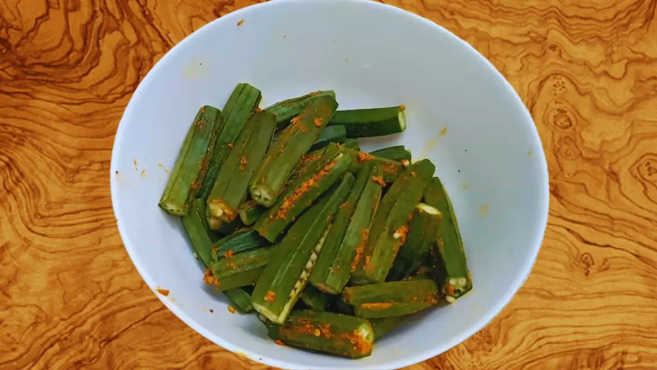 Inserted the spice mix into the ladies fingers
