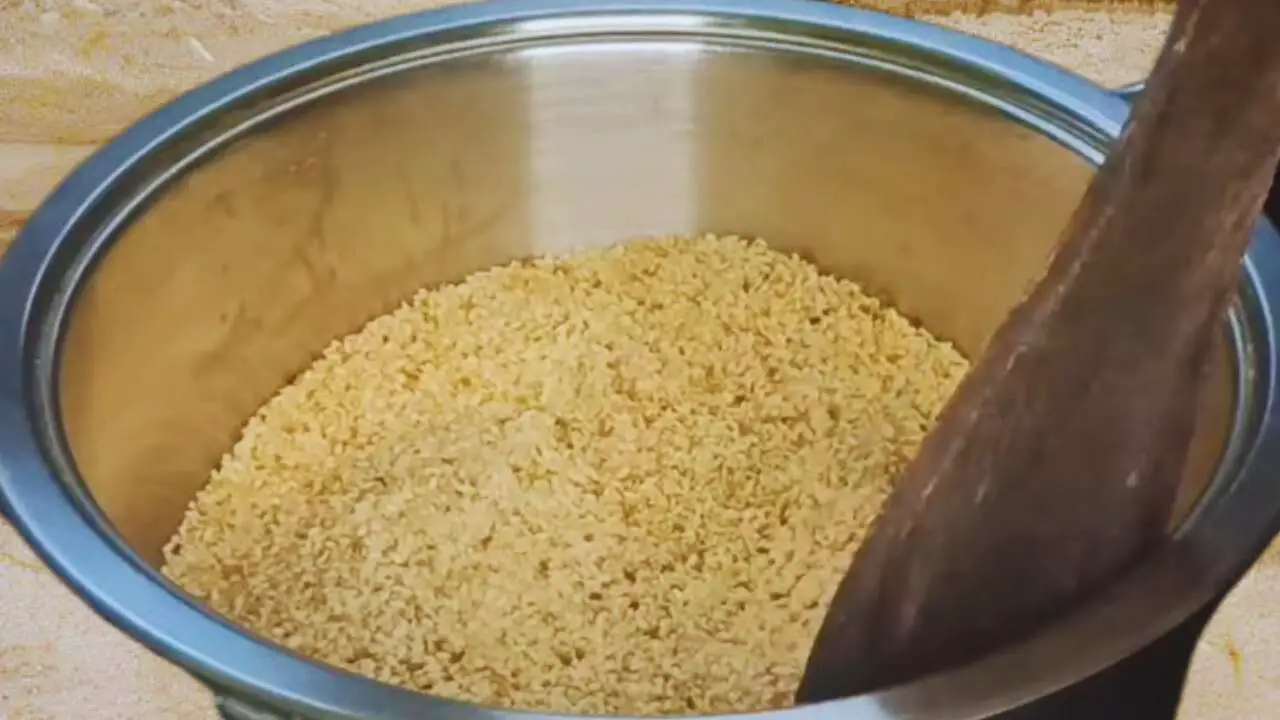 Stir the content continuously