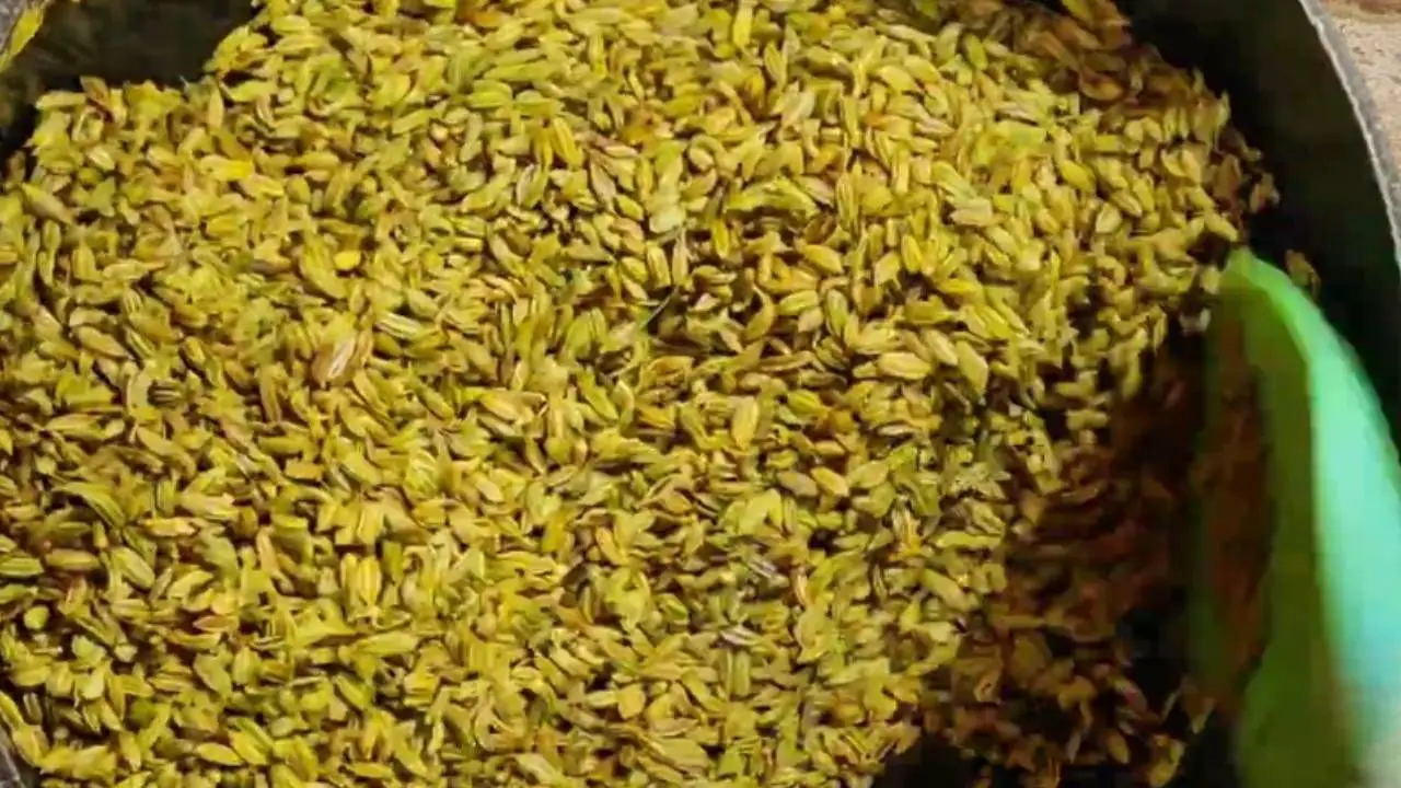 Stirring the fennel seeds