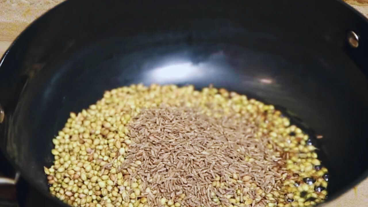 Adding 1 tbsp of cumin seeds