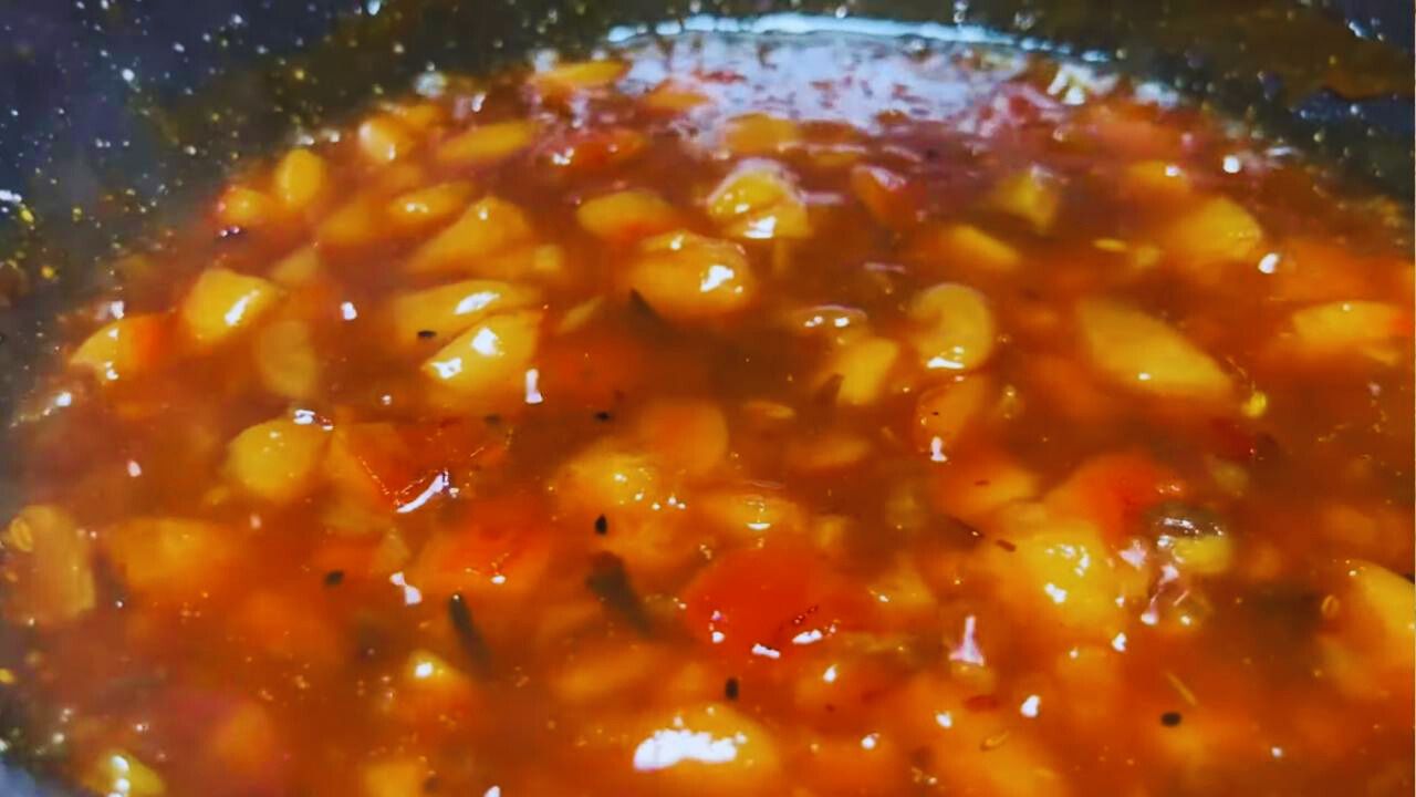 Chutney becomes juicier and thicker