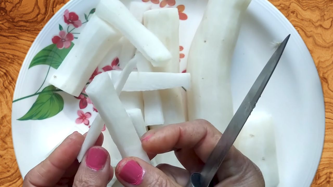 Cut thin slices out of all the radishes