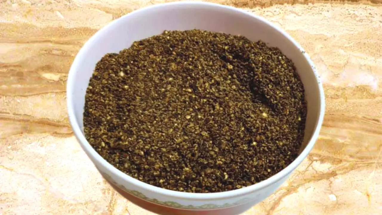 Homemade black pepper powder is ready