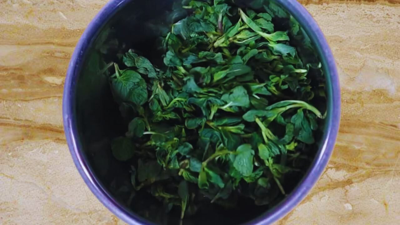 ½ cup of fresh mint leaves
