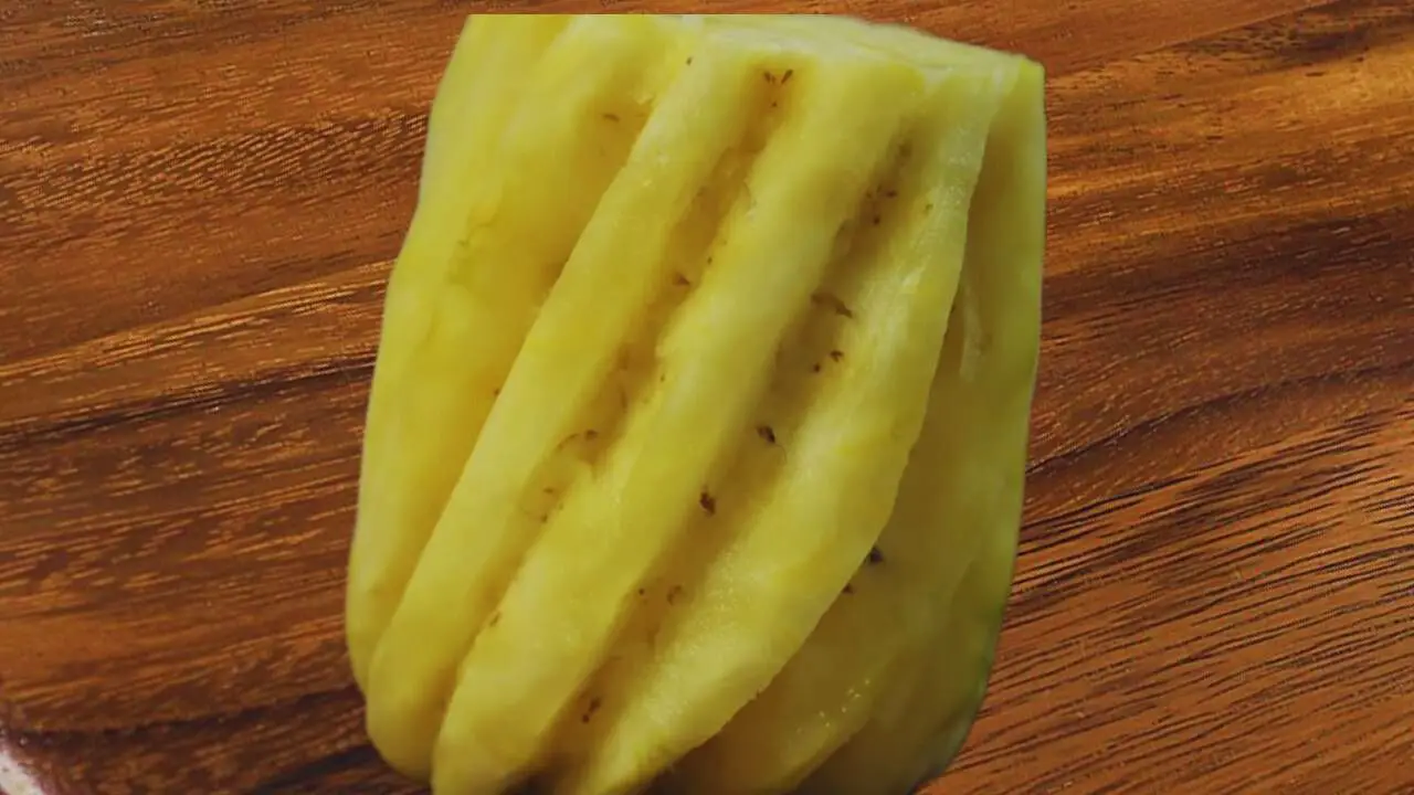 Washed peeled pineapple