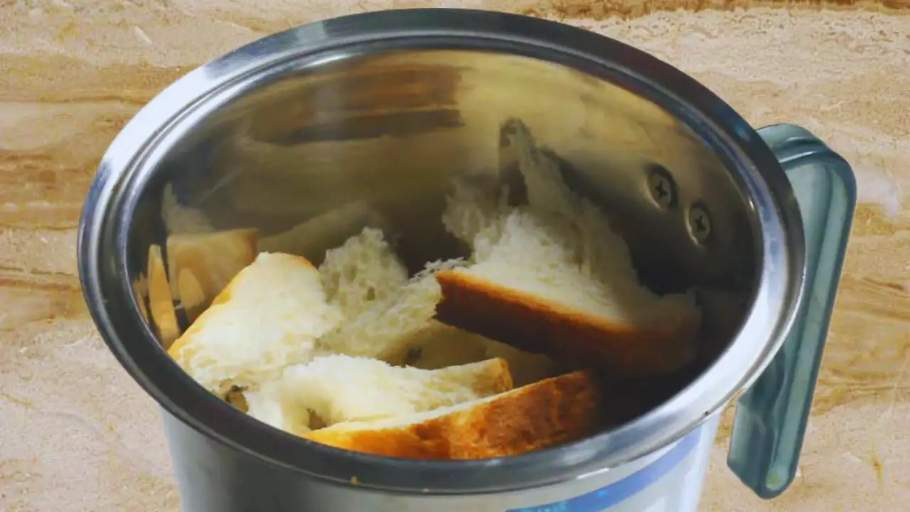 Bread to mix with the chicken finger mixture 