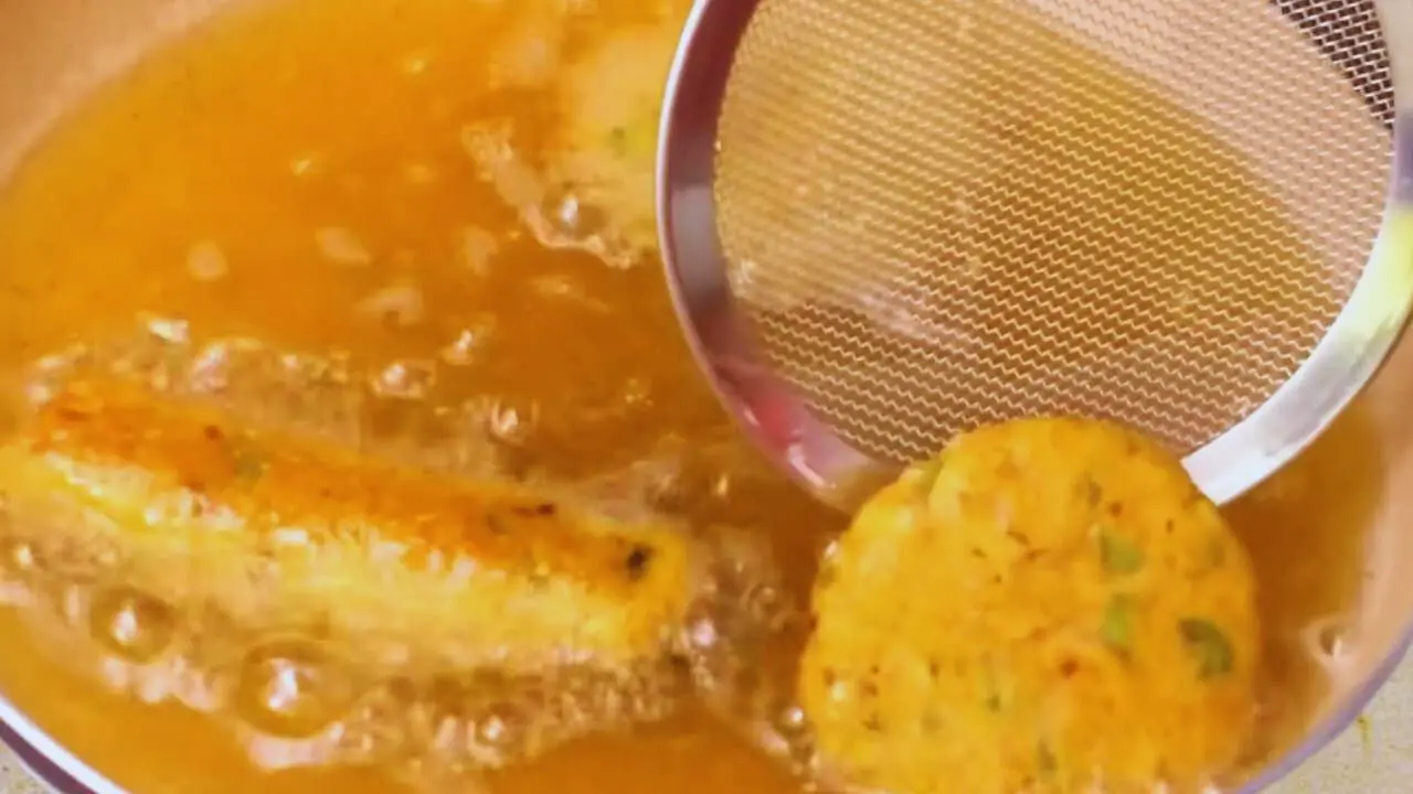 Frying soyabean kabab