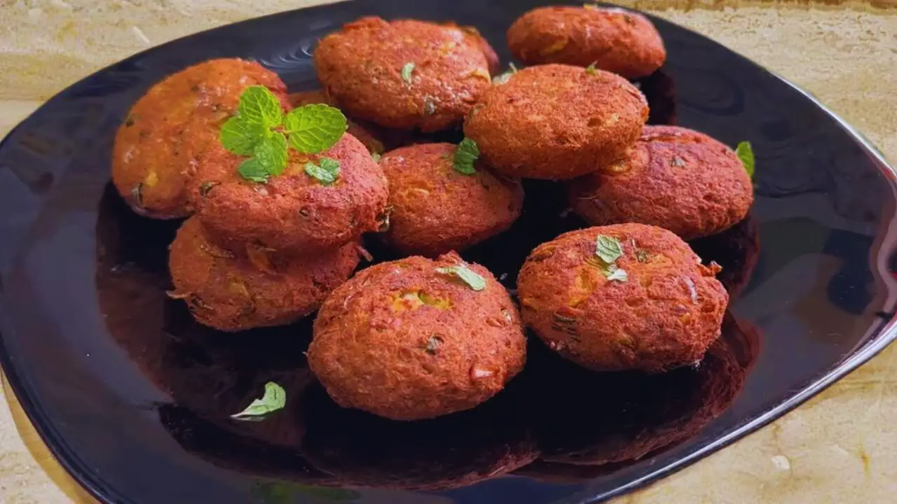 Lentil kababs served hot 