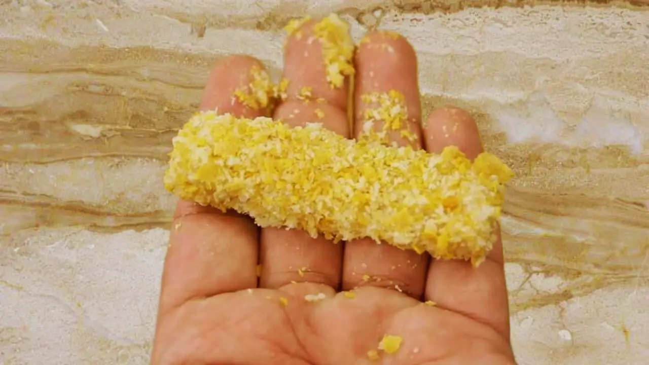 Bread crumbs and corn flour coated vegetable finger