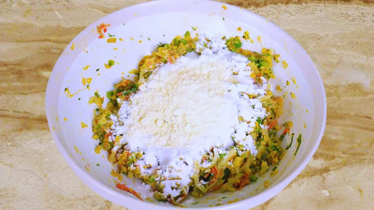 Add besan and rice flour 