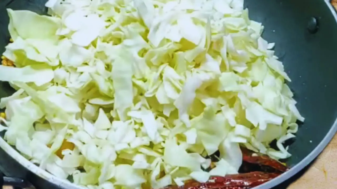 Adding cabbage 