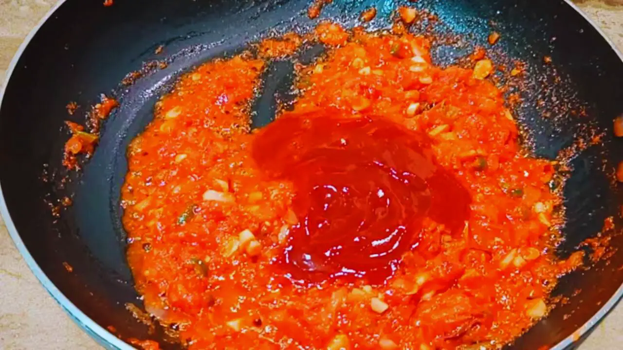 Adding sauces 