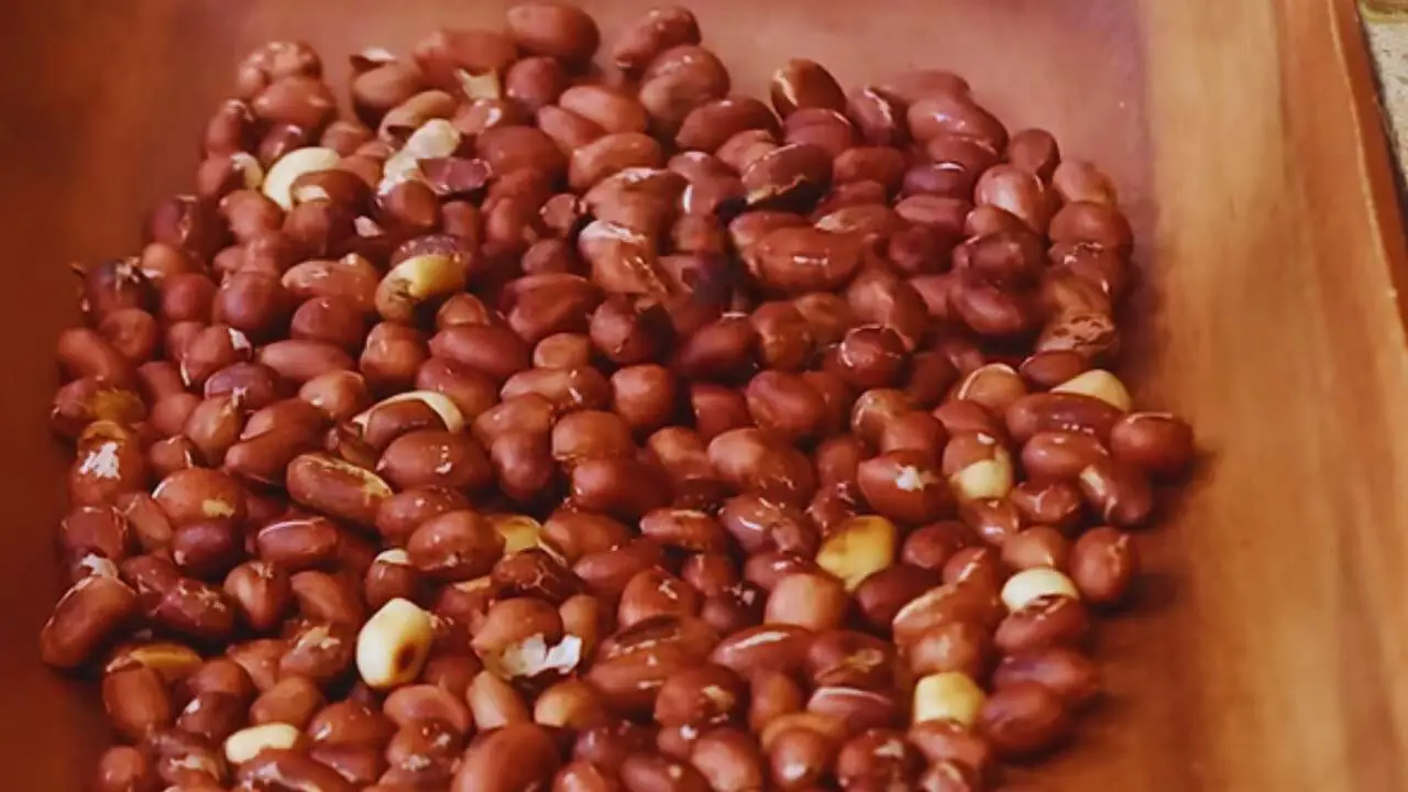 Cooling peanuts 
