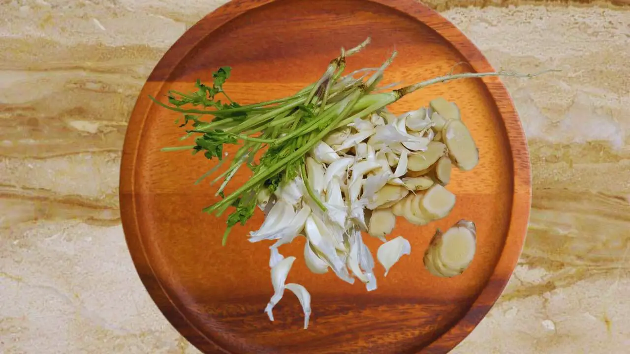 Cutting other ingredients of Momos Chutney 