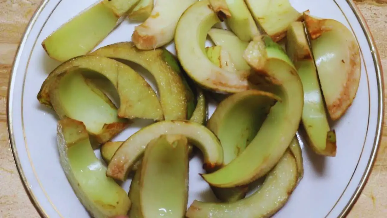 Elephant apple slices to make the chutney 