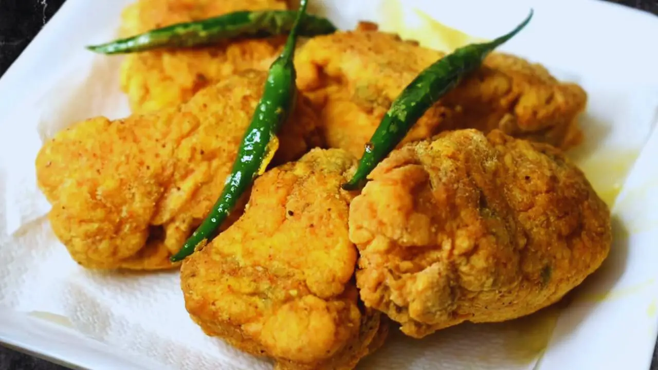 Fish Pakora ready and served 