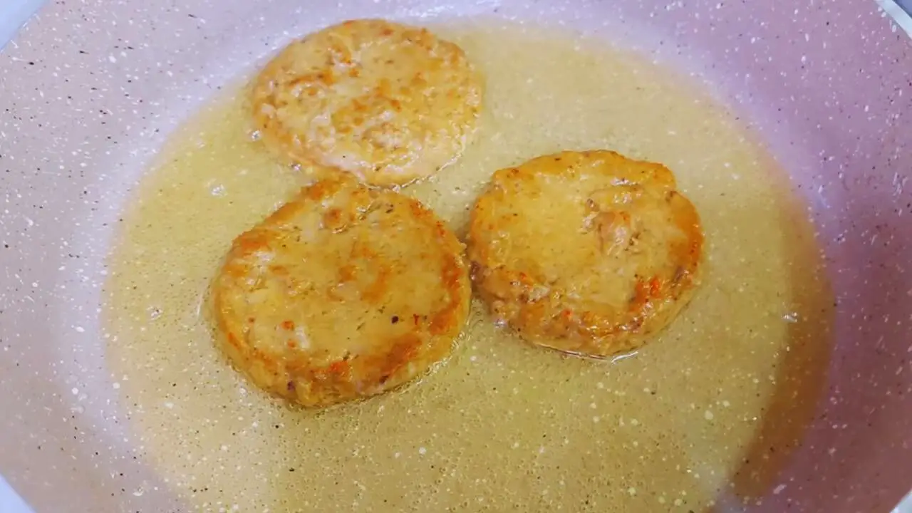 Flipping mutton burgers