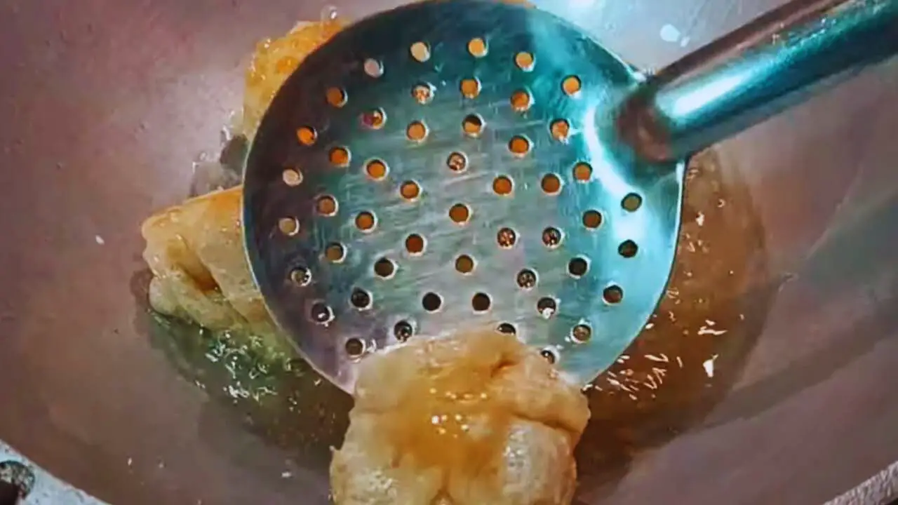 Flipping the momo
