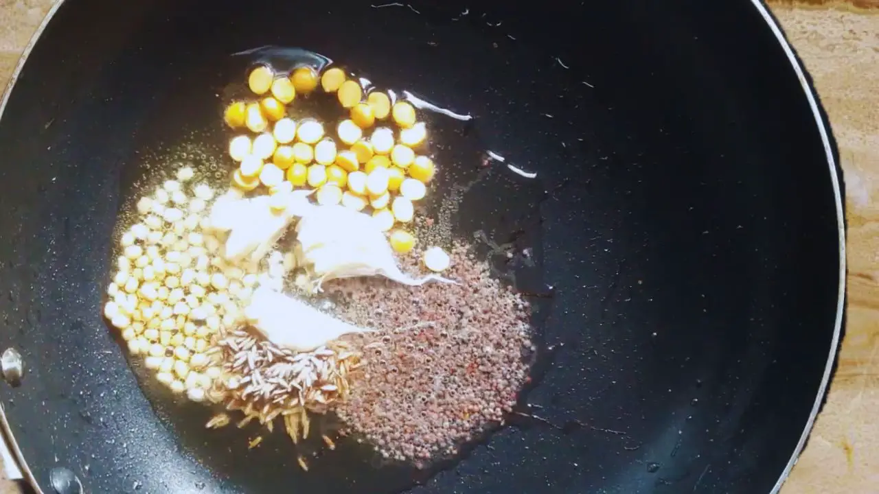 Frying the rest of lentils 