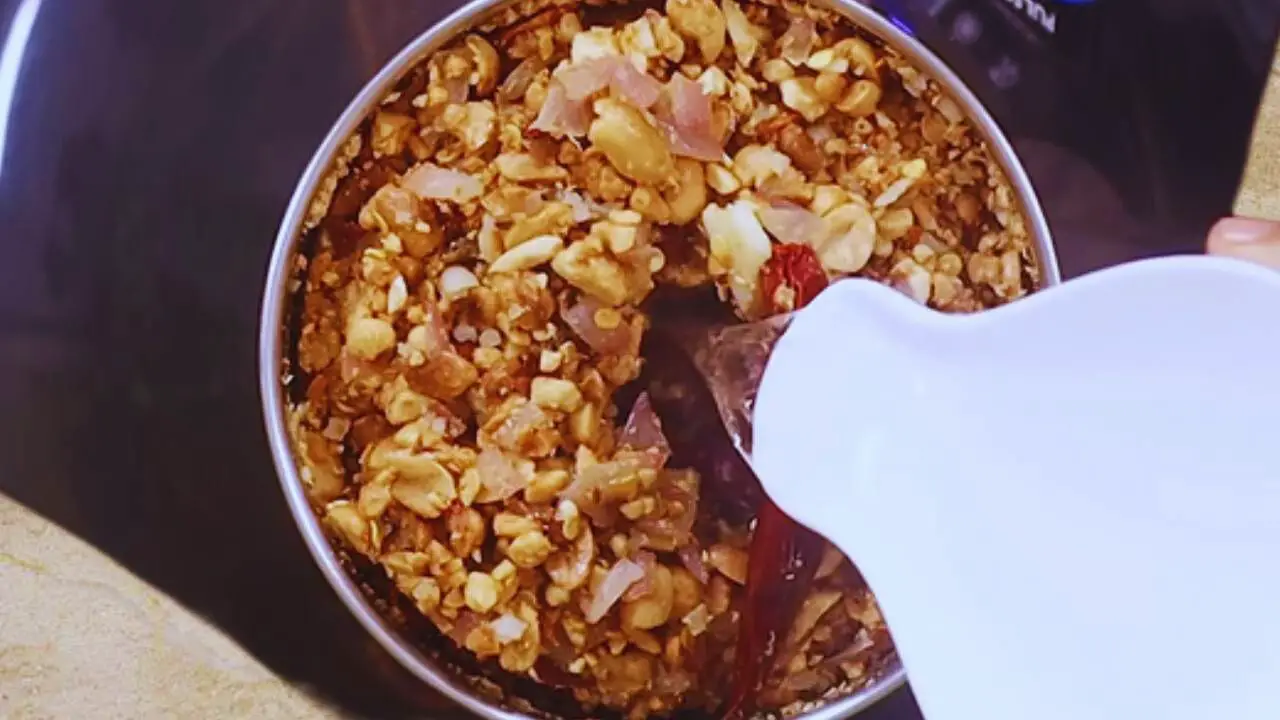 Grinding the ingredients coarsely without water first 