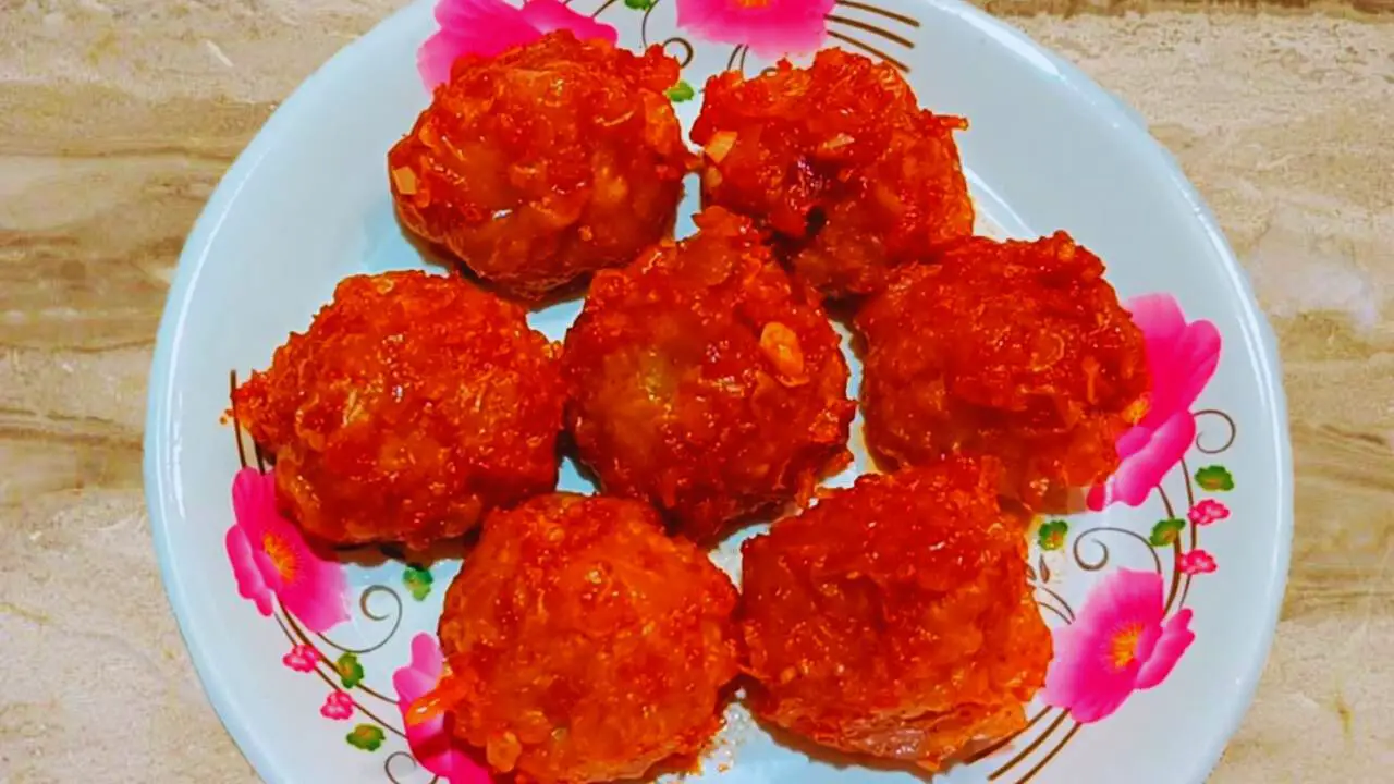Homemade panfried Fish Momos served 