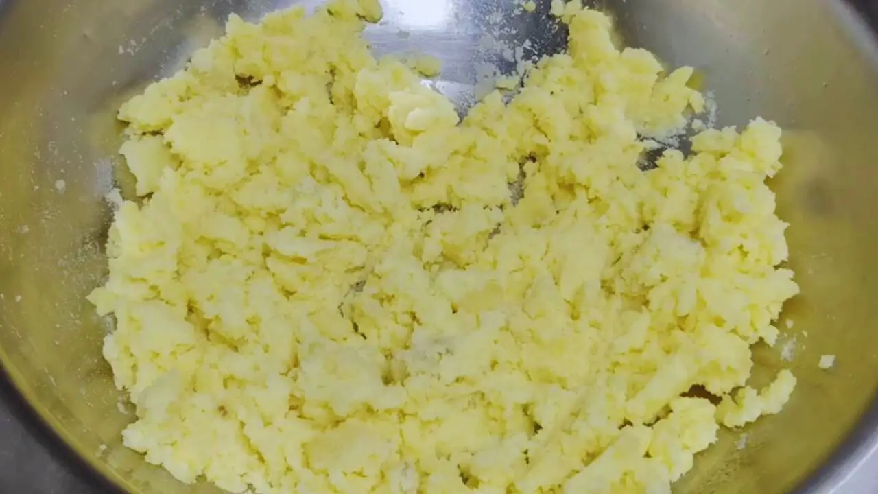 Mashed potatoes to use in Bread Roll