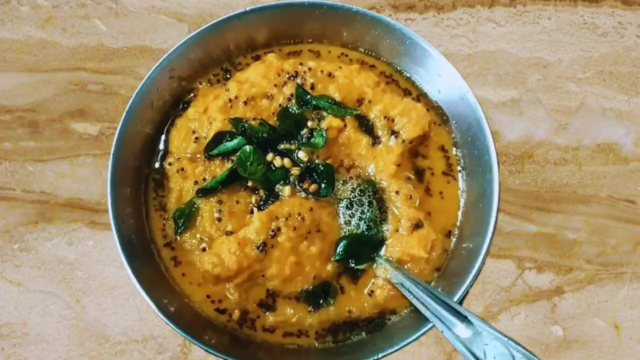 Maxing tadka with Cabbage Chutney 