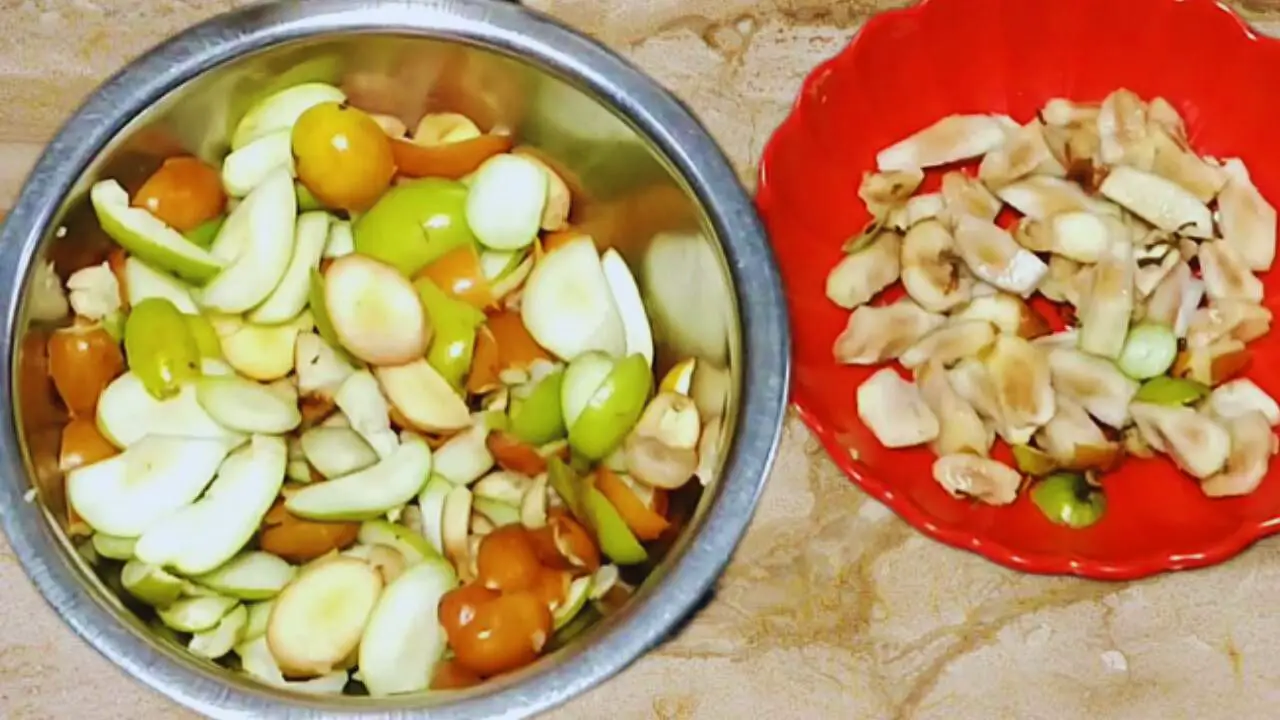 Raw ber to make chutney 