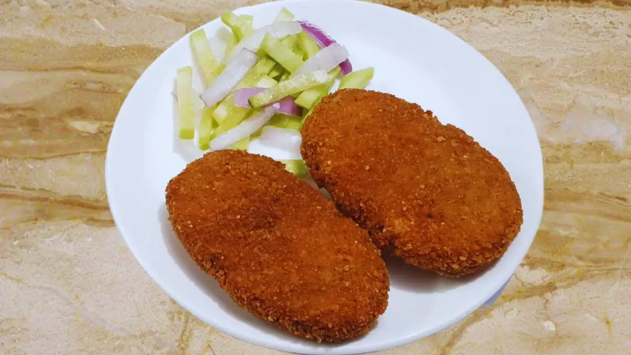Serving Fish Cutlets